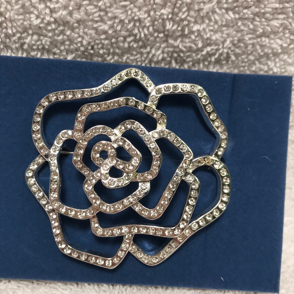 Avon 2005 Shimmering Flower Pin